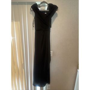 La Femme Black Off-the-Shoulder Ruched Jersey Column Gown Size 4. NWOT. 12